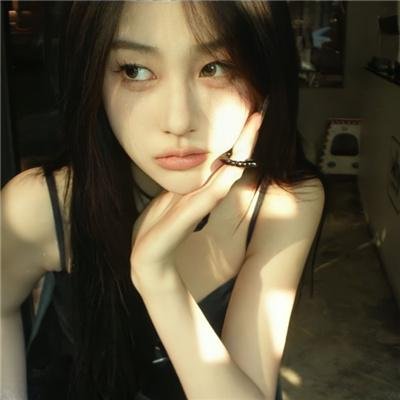 挎斗摩托车里的狗